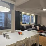 Aura With River View, Sauna & 3 Bedrooms *