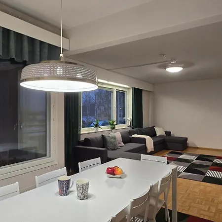 Aura With River View, Sauna & 3 Bedrooms Ροβανιέμι