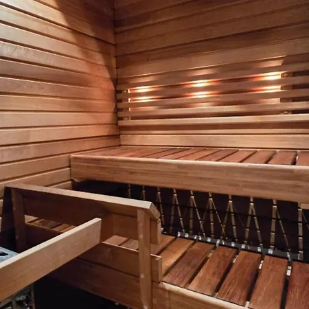 Aura With River View, Sauna & 3 Bedrooms Apartment Rovaniemi