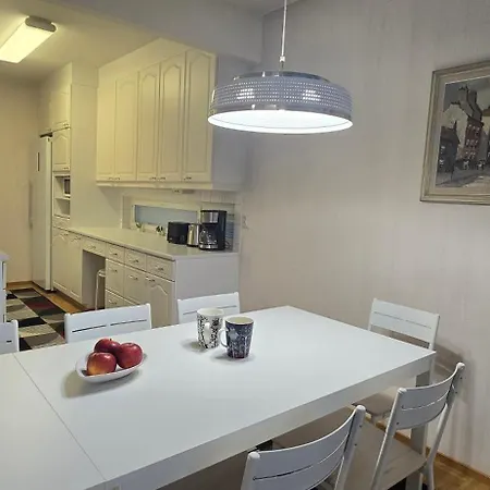 Aura With River View, Sauna & 3 Bedrooms Apartamento