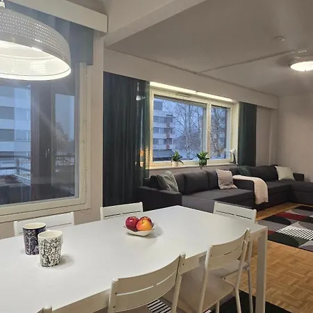 Aura With River View, Sauna & 3 Bedrooms *