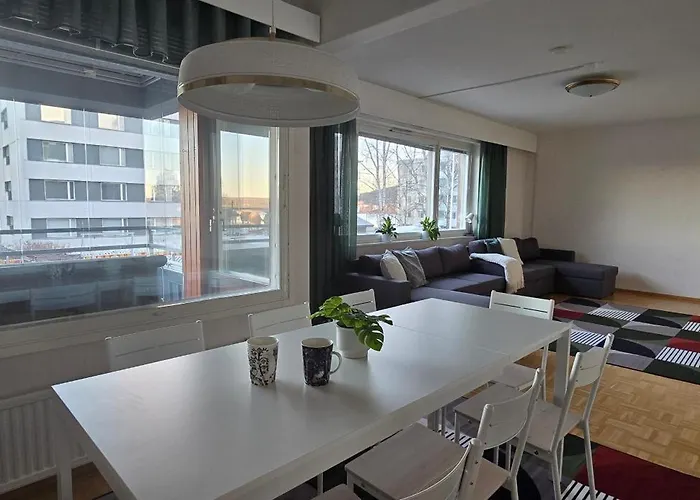 Aura With River View, Sauna & 3 Bedrooms Ροβανιέμι