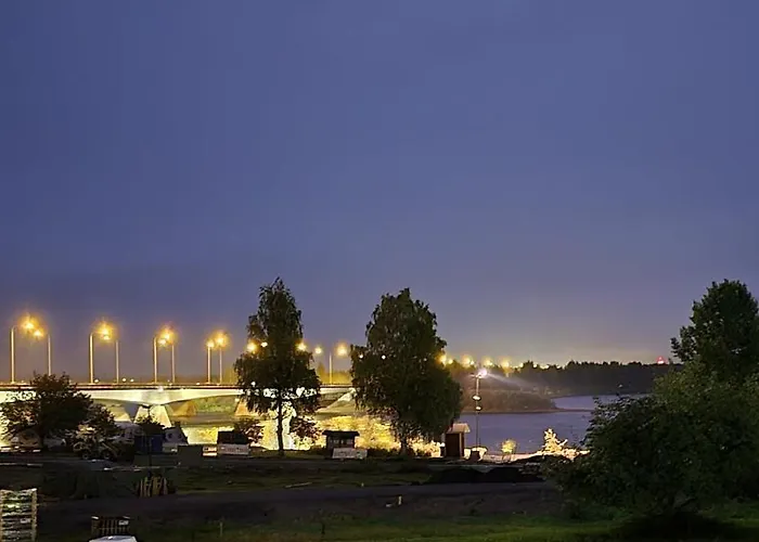 Aura With River View, Sauna & 3 Bedrooms Ροβανιέμι