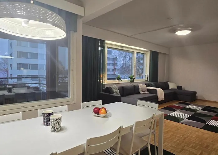 Aura With River View, Sauna & 3 Bedrooms *